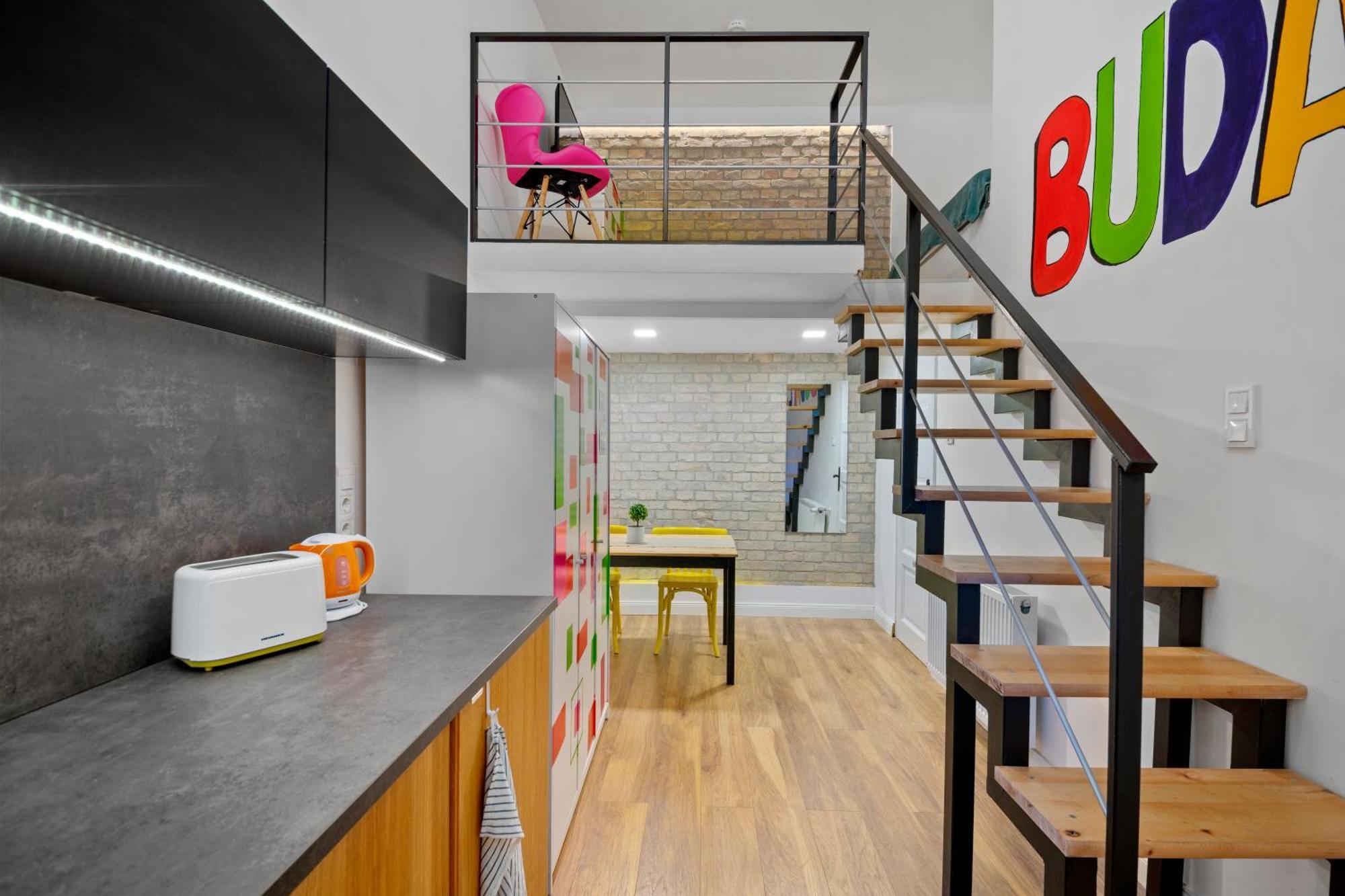 Colourful Apartments In The Party District Budapest Bagian luar foto